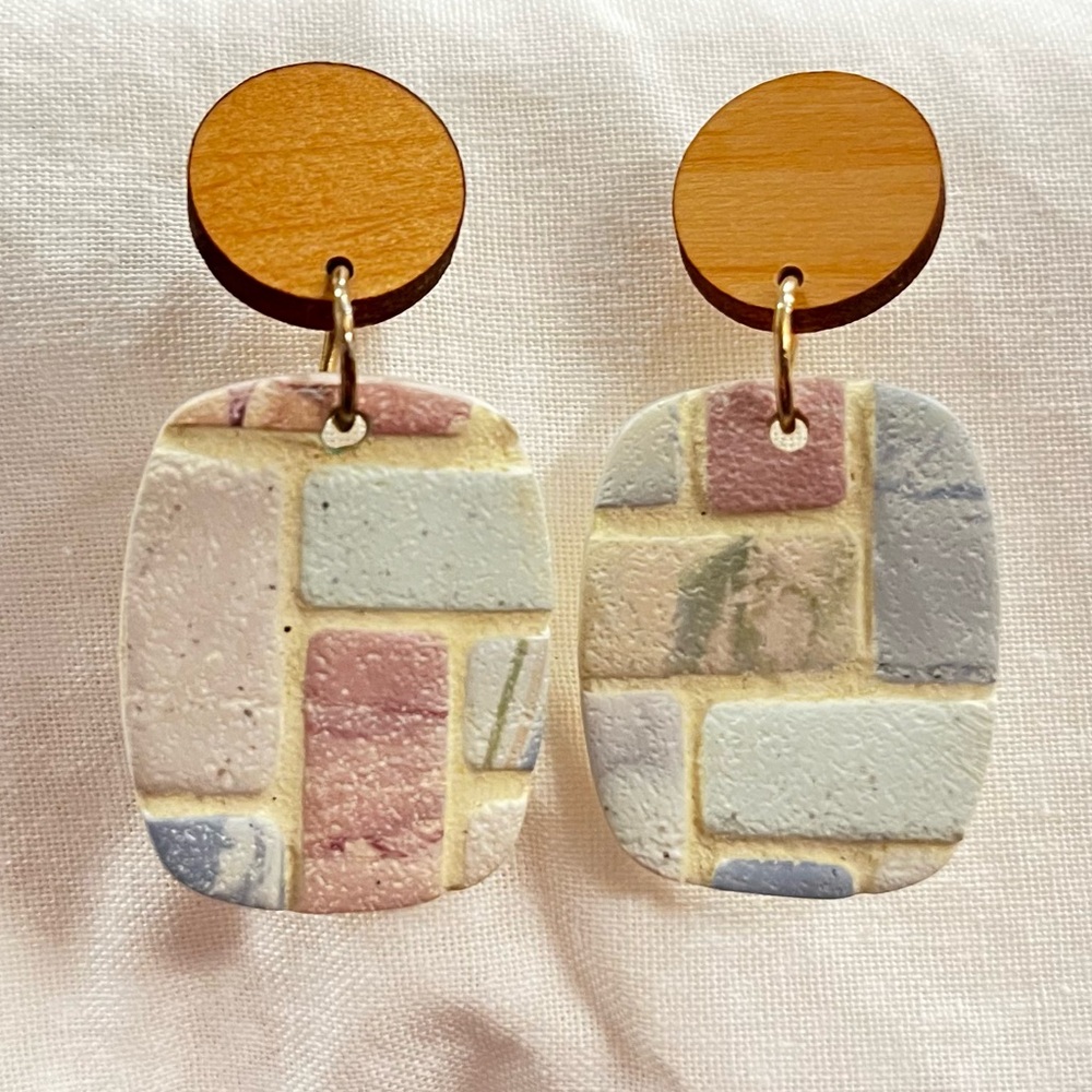 Costume jewlery